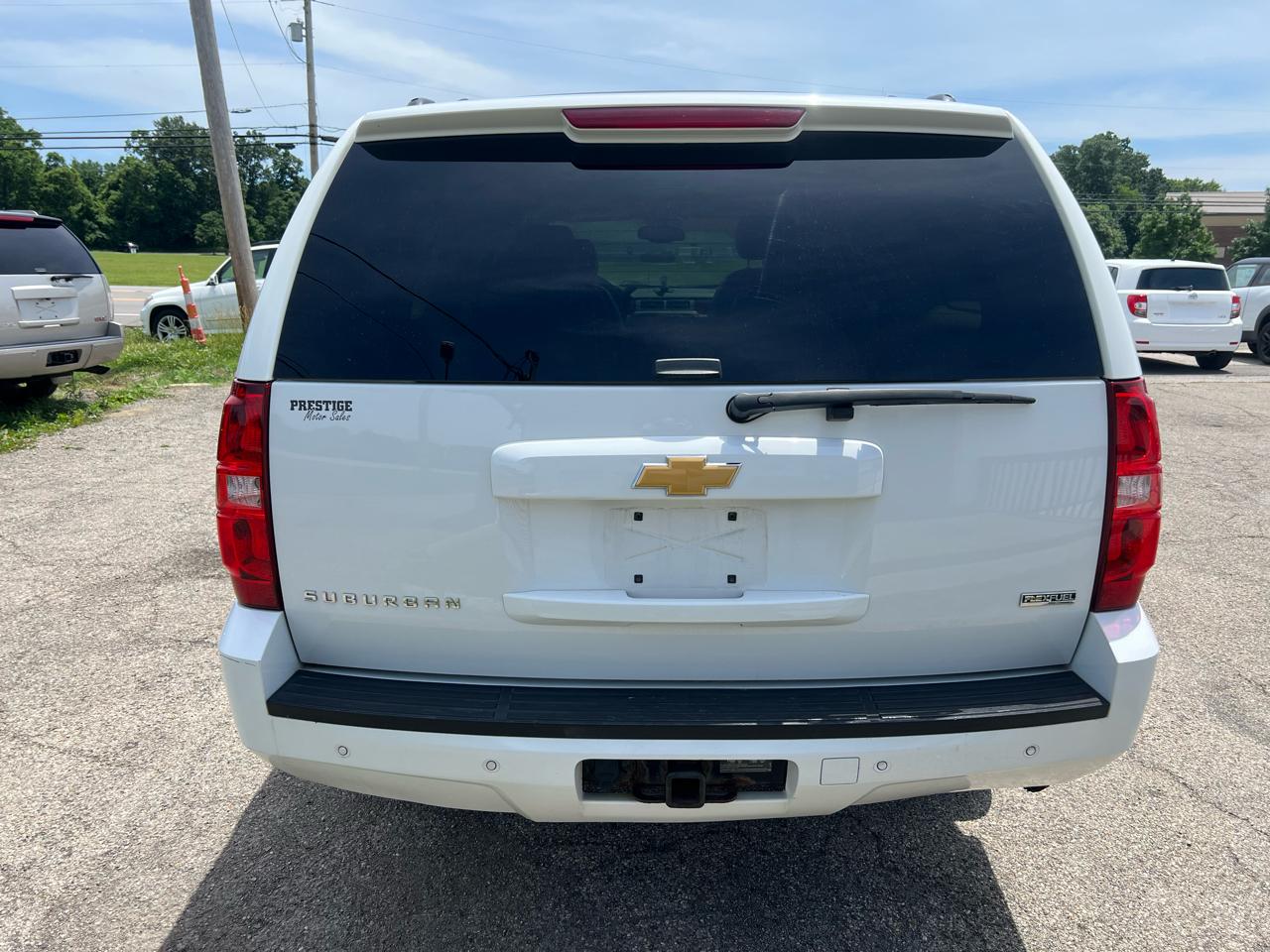 Chevrolet Suburban LT 1500 4WD 2012