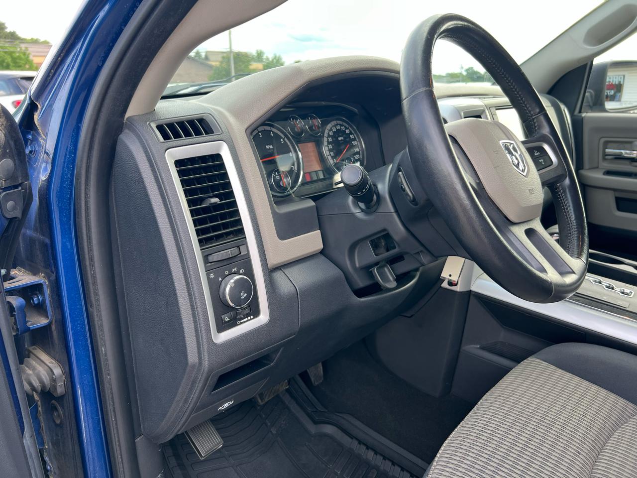 Dodge Ram 1500 SLT Quad Cab 4WD 2009