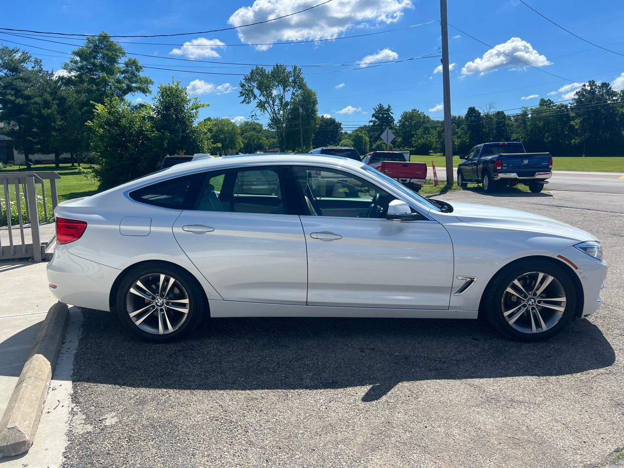 BMW 3-Series Gran Turismo 328i xDrive SULEV 2016