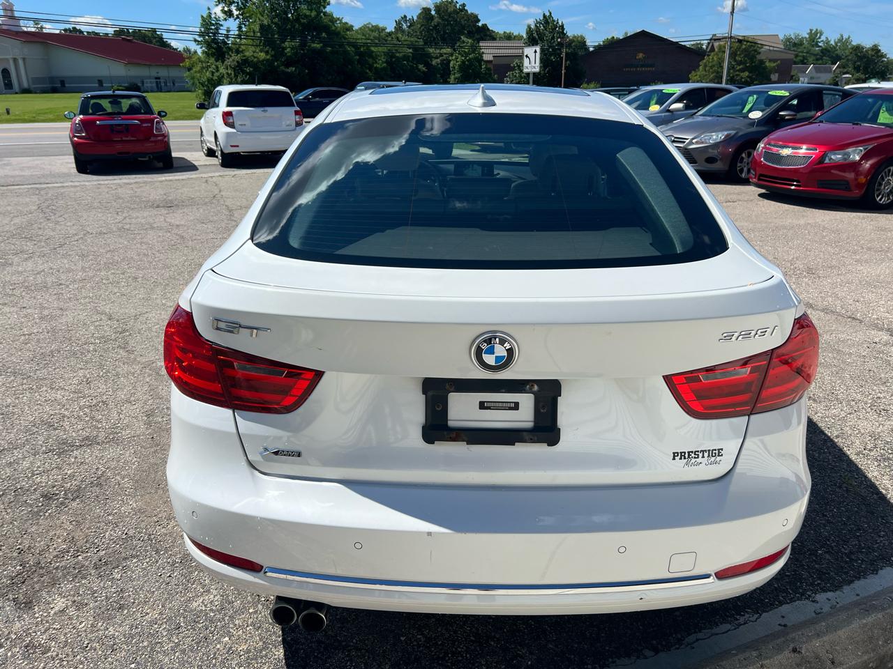 BMW 3-Series Gran Turismo 328i xDrive SULEV 2016