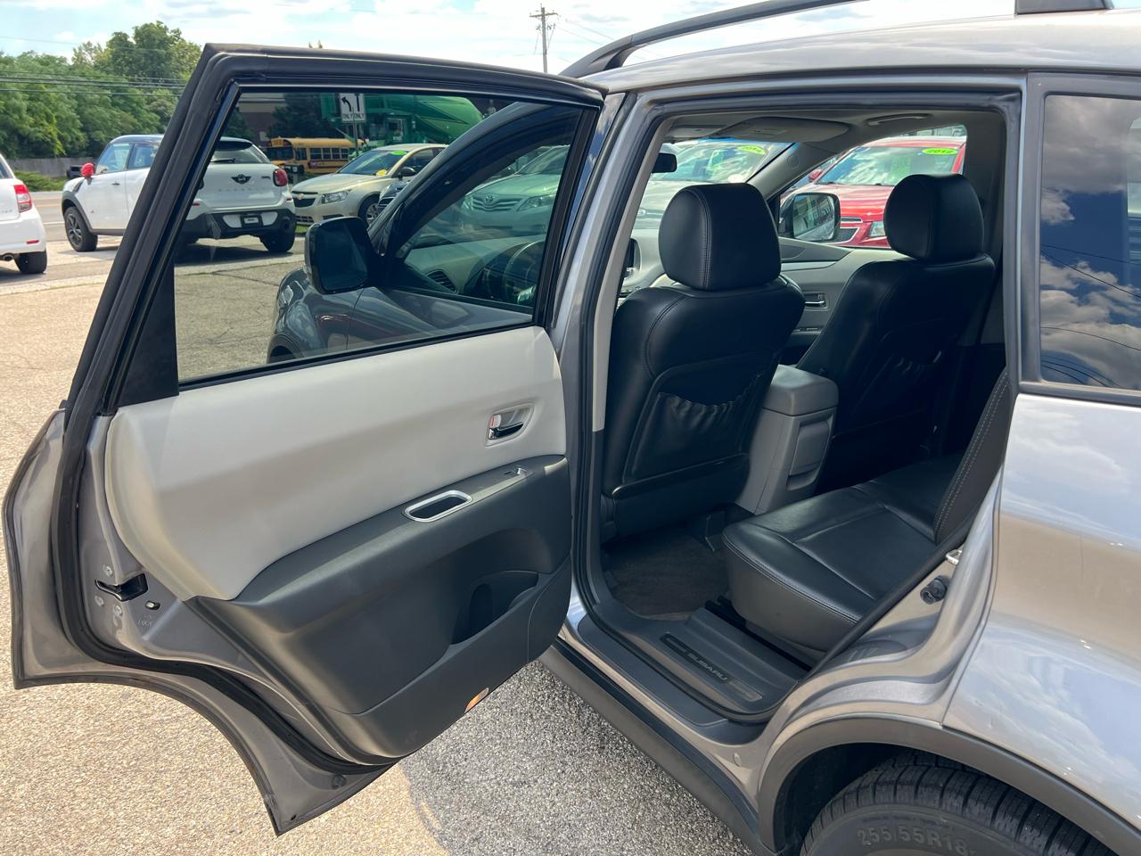 Subaru Tribeca Limited 5-Passenger 2009