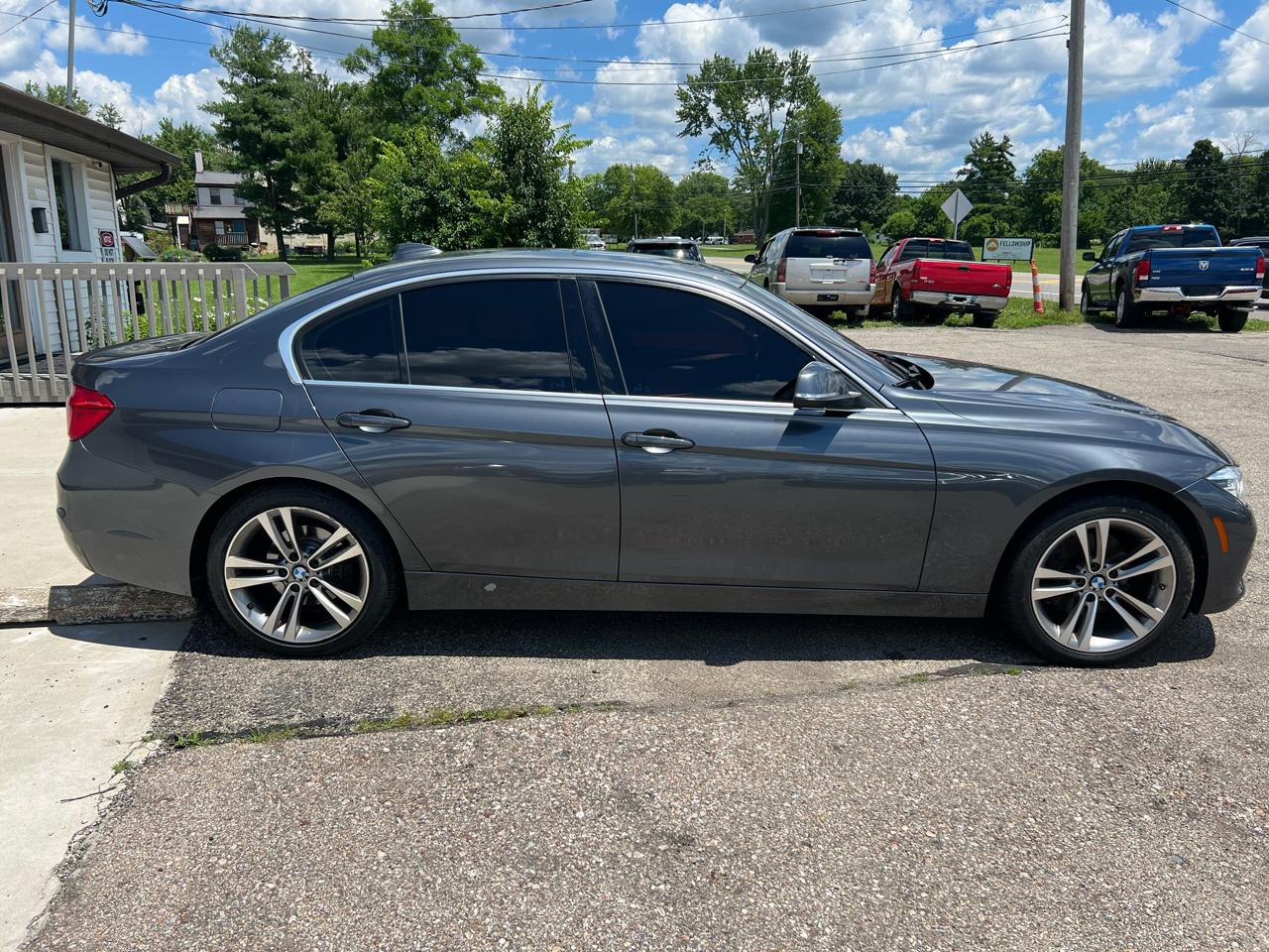 BMW 3-Series 330i SULEV Sedan 2017