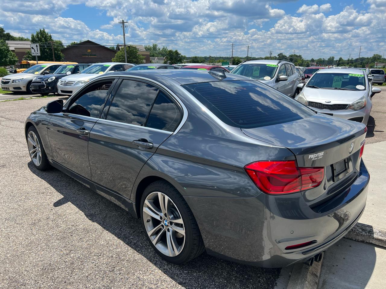 BMW 3-Series 330i SULEV Sedan 2017