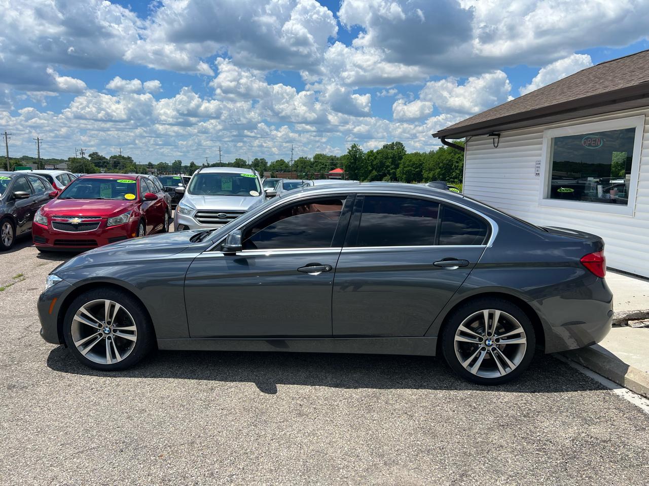 BMW 3-Series 330i SULEV Sedan 2017
