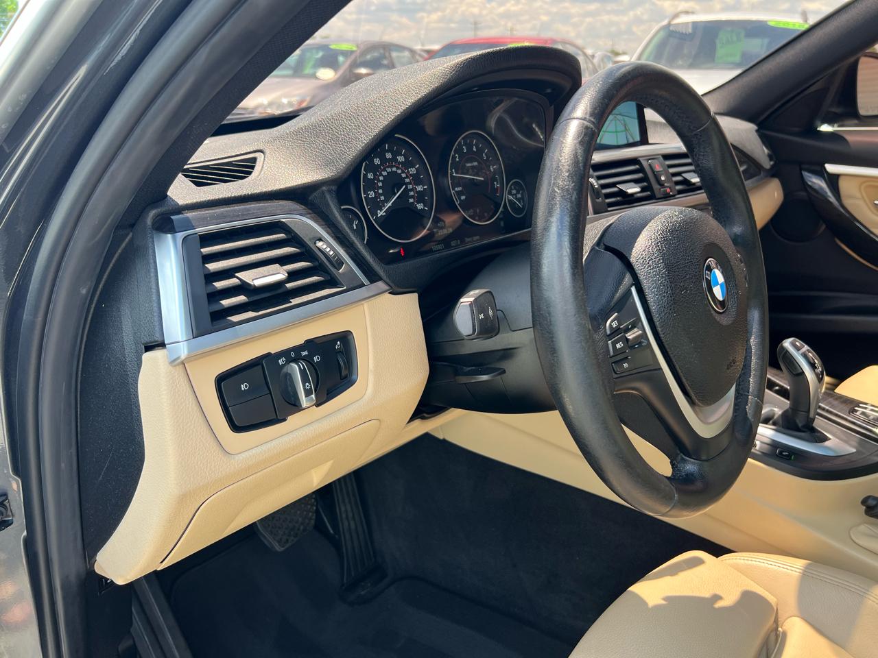 BMW 3-Series 330i SULEV Sedan 2017