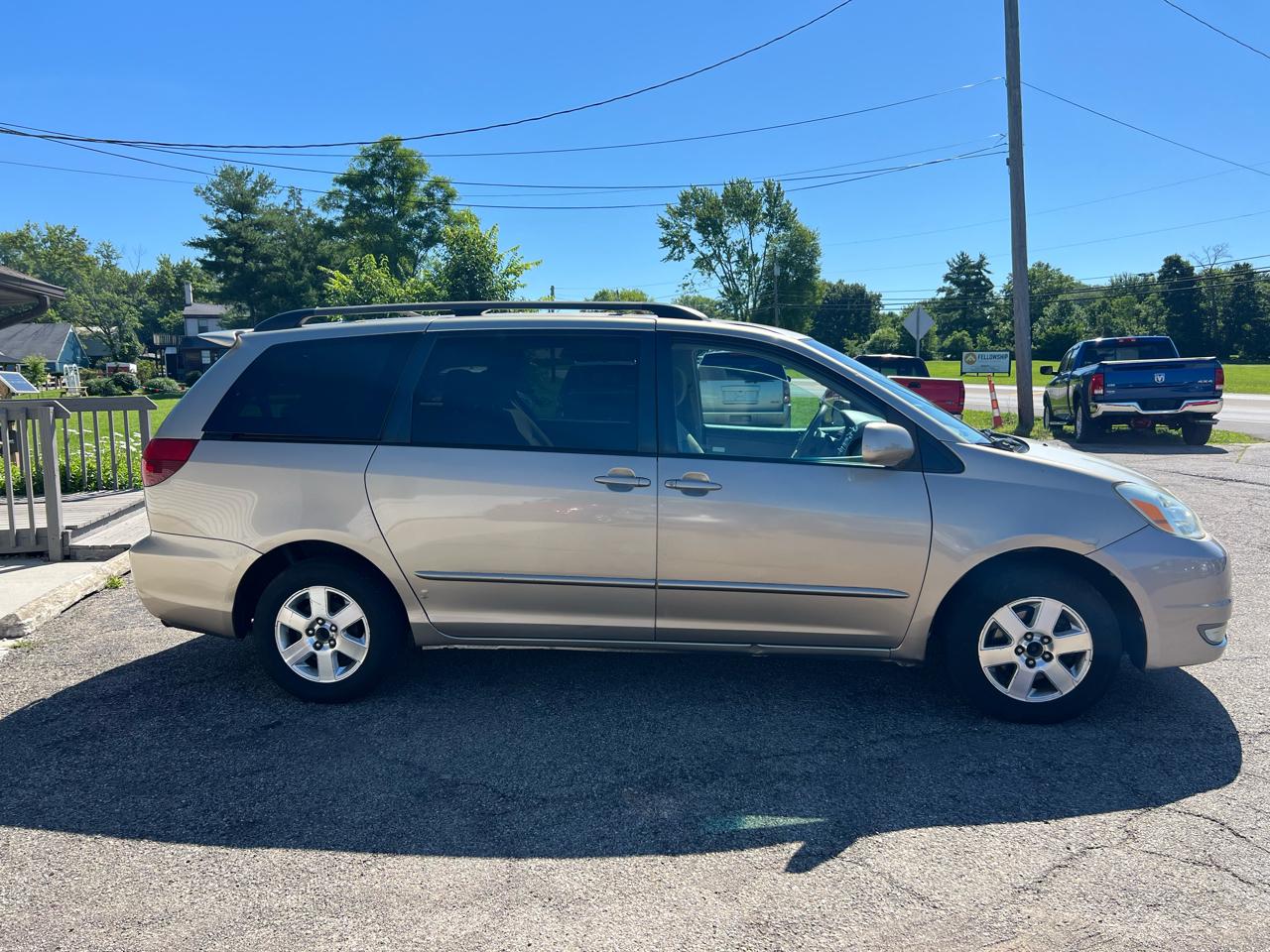 Toyota Sienna XLE 2005