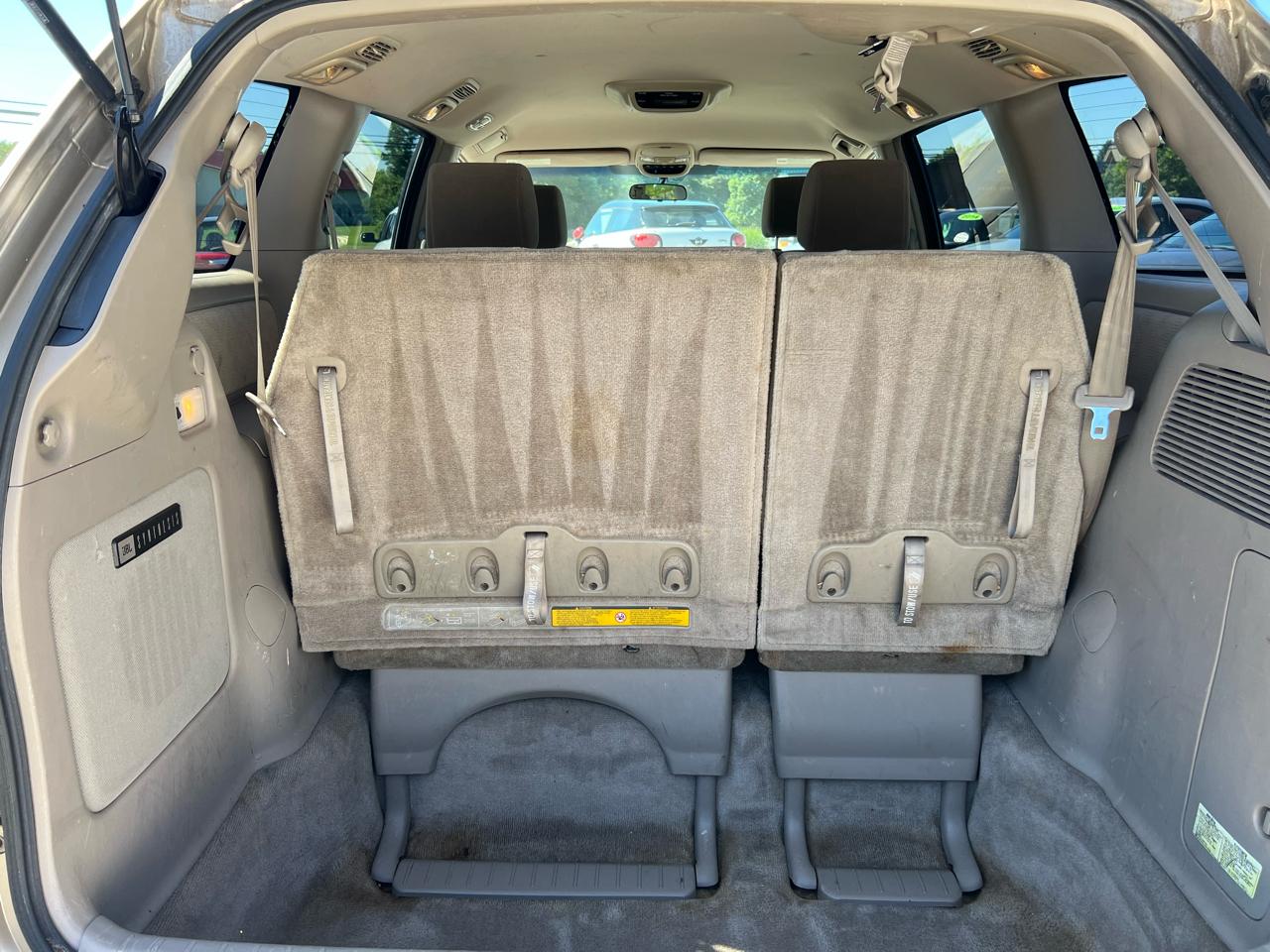 Toyota Sienna XLE 2005