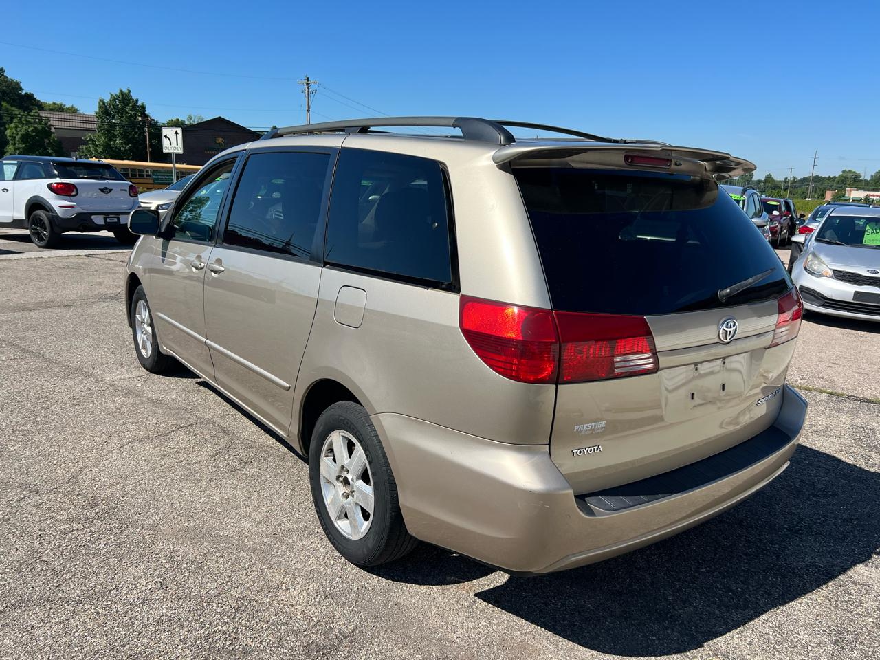 Toyota Sienna XLE 2005