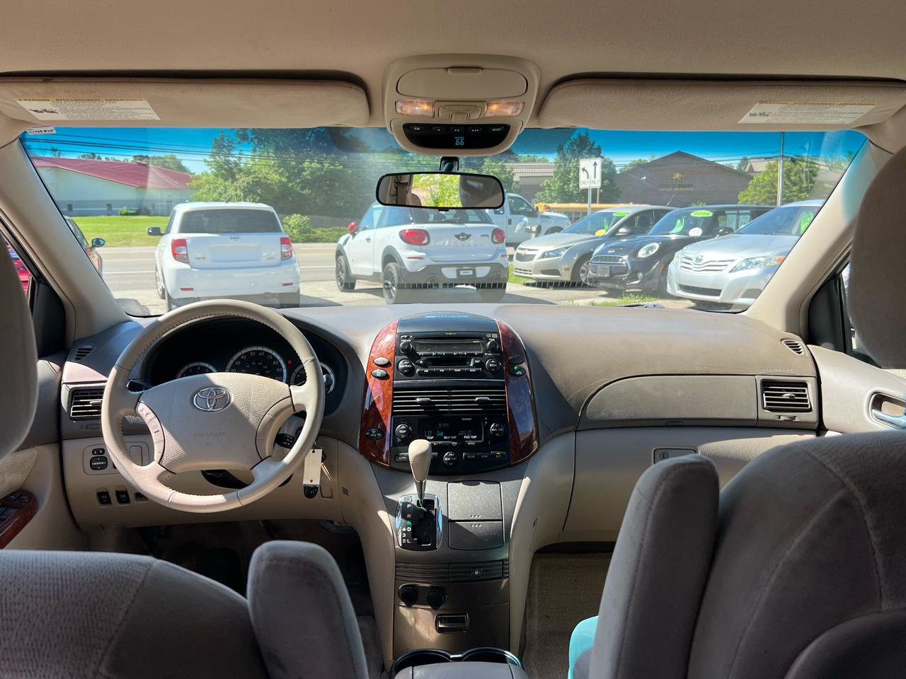 Toyota Sienna XLE 2005