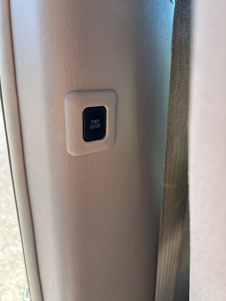 Toyota Sienna XLE 2005