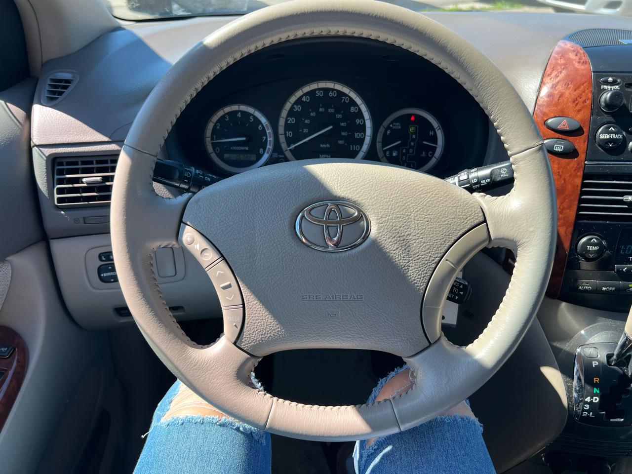 Toyota Sienna XLE 2005