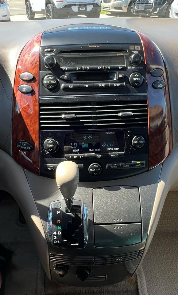 Toyota Sienna XLE 2005