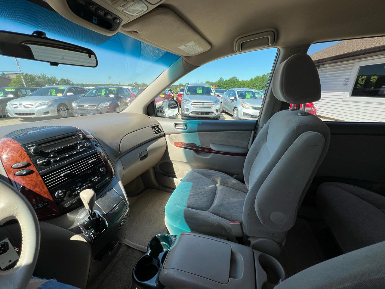 Toyota Sienna XLE 2005