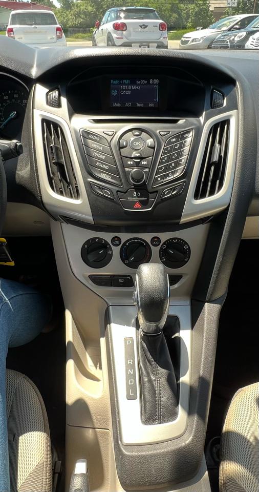 Ford Focus SE Hatch 2014