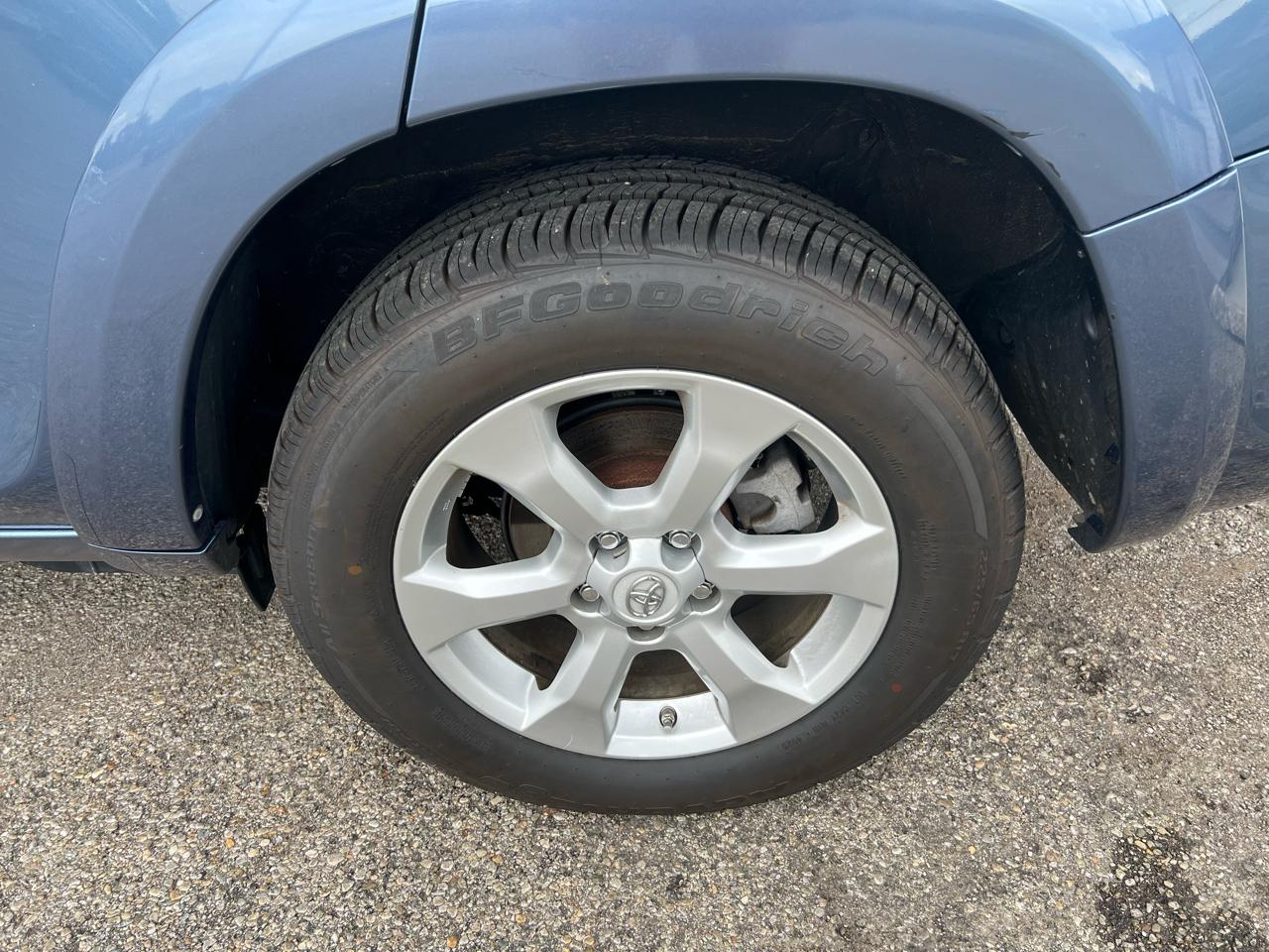 Toyota RAV4 Limited I4 4WD 2012