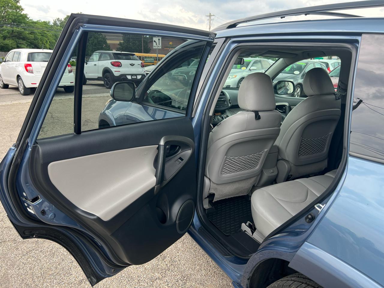 Toyota RAV4 Limited I4 4WD 2012