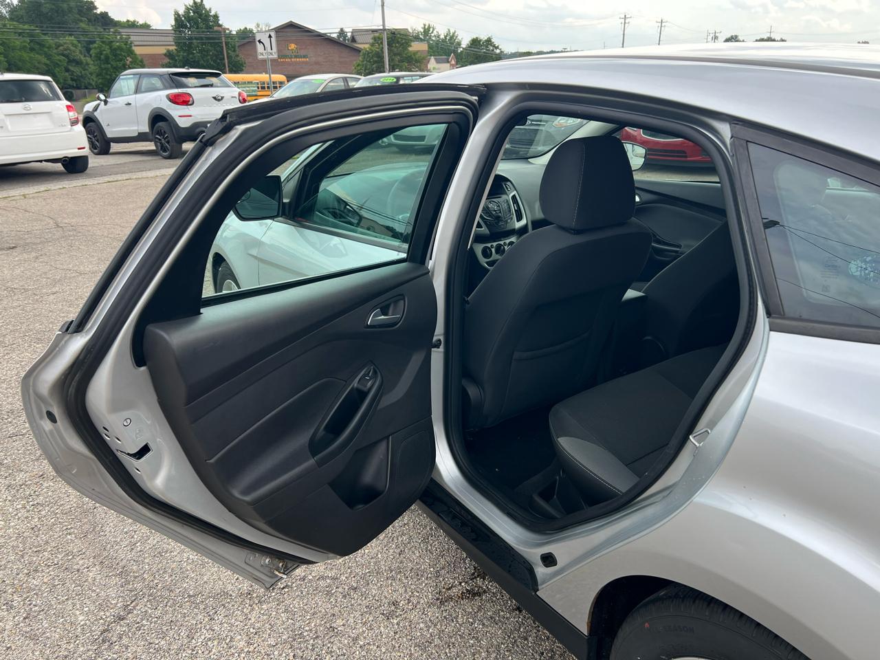 Ford Focus SE Hatch 2014