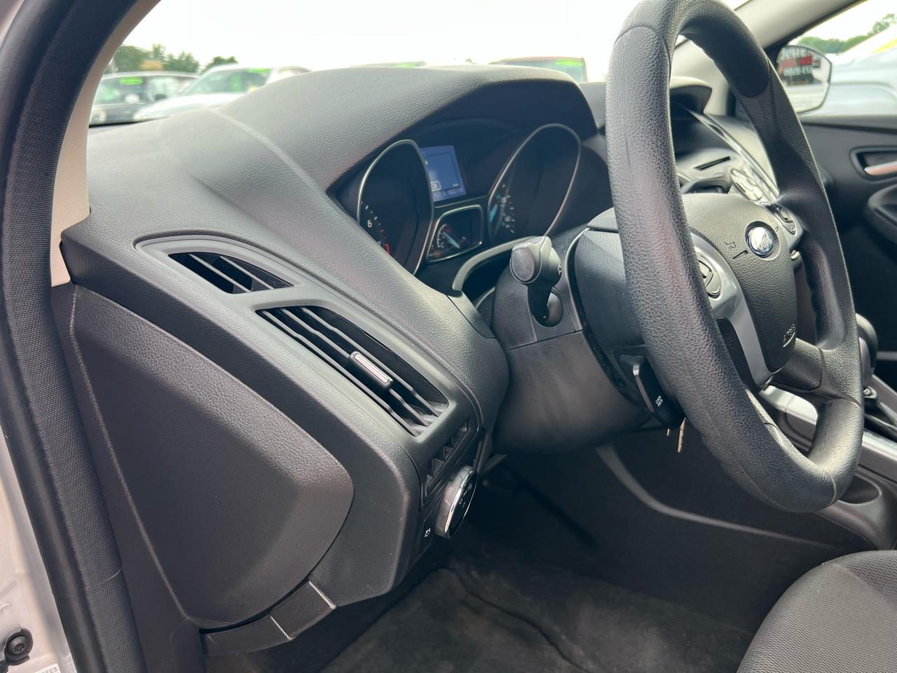 Ford Focus SE Hatch 2014