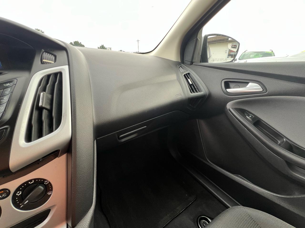 Ford Focus SE Hatch 2014