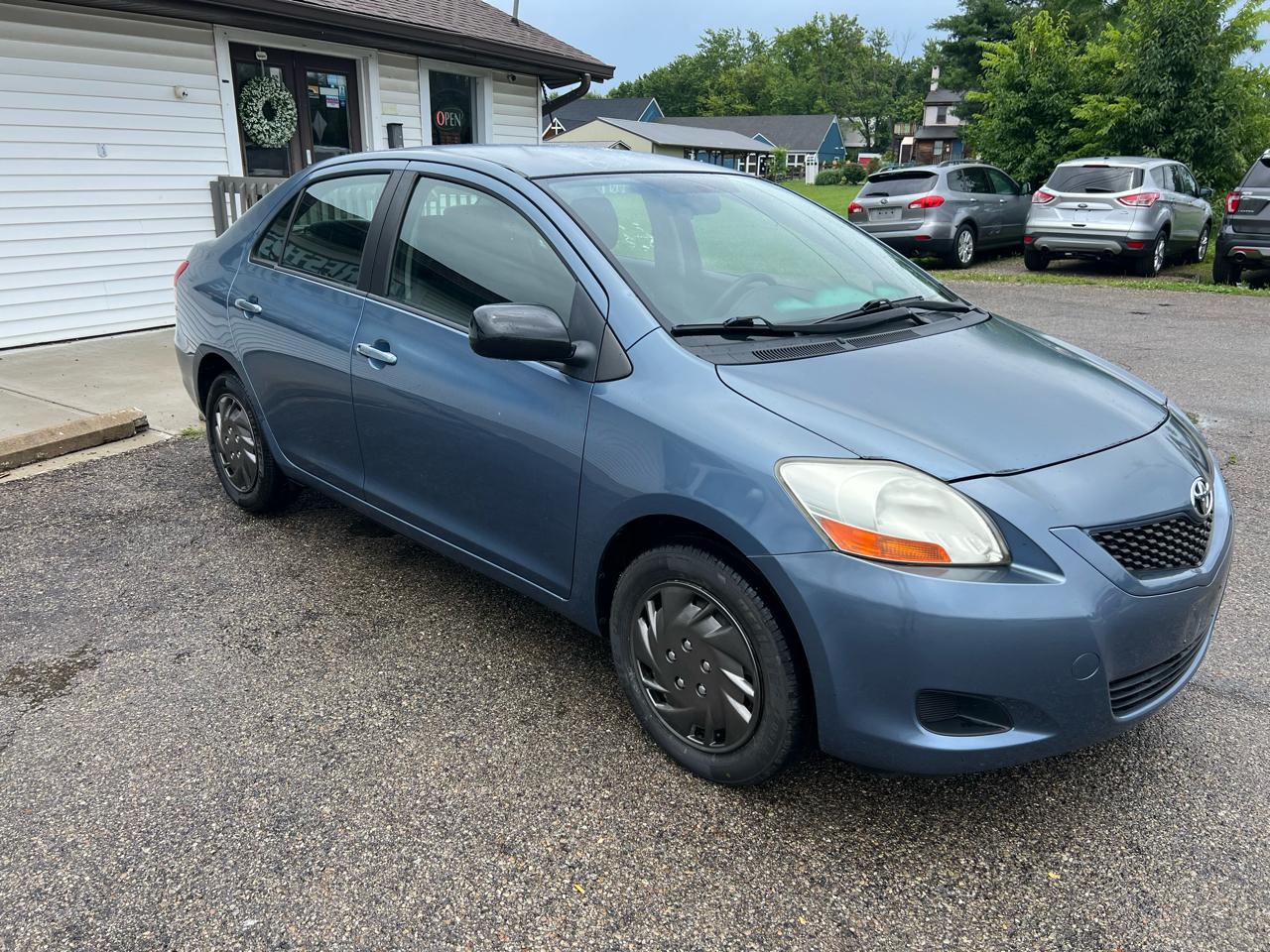 Toyota Yaris Sedan 4-Speed AT 2009