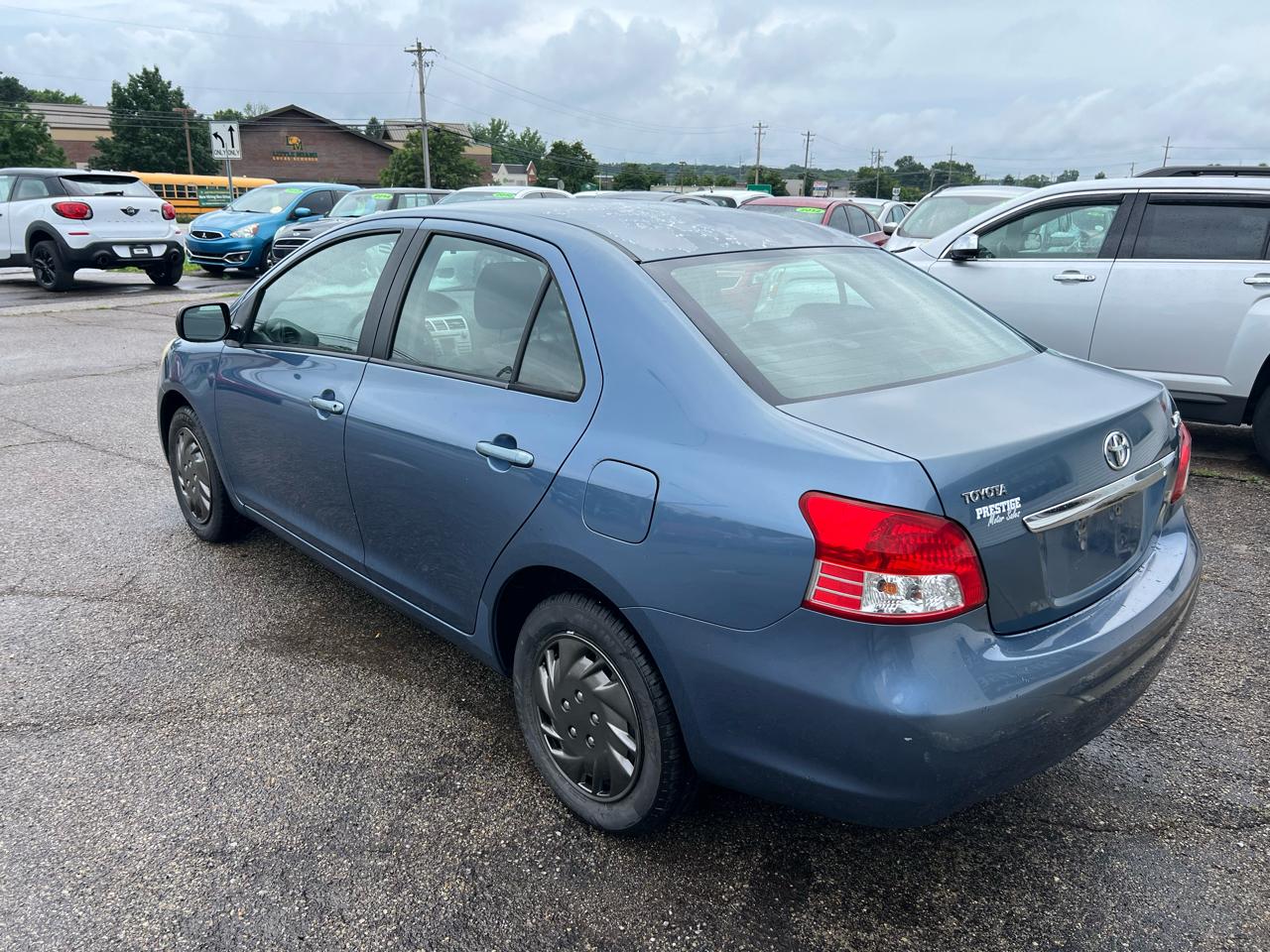 Toyota Yaris Sedan 4-Speed AT 2009