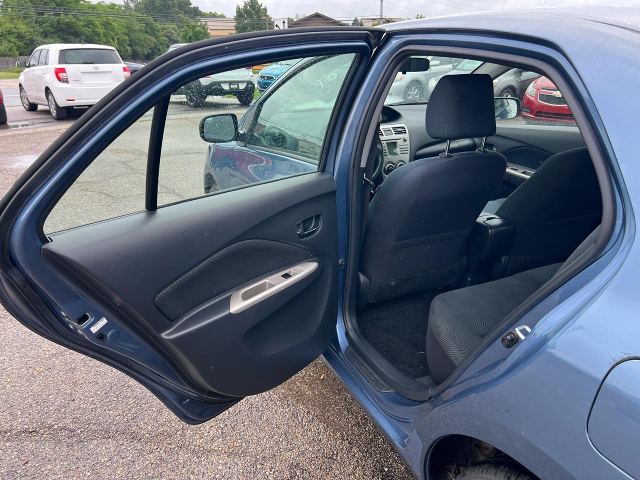 Toyota Yaris Sedan 4-Speed AT 2009