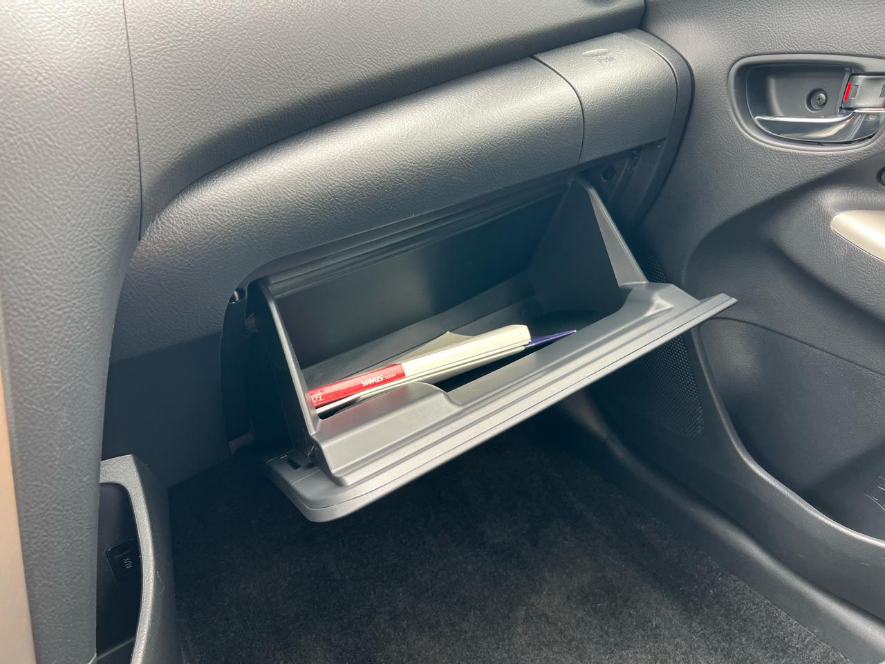 Toyota Yaris Sedan 4-Speed AT 2009