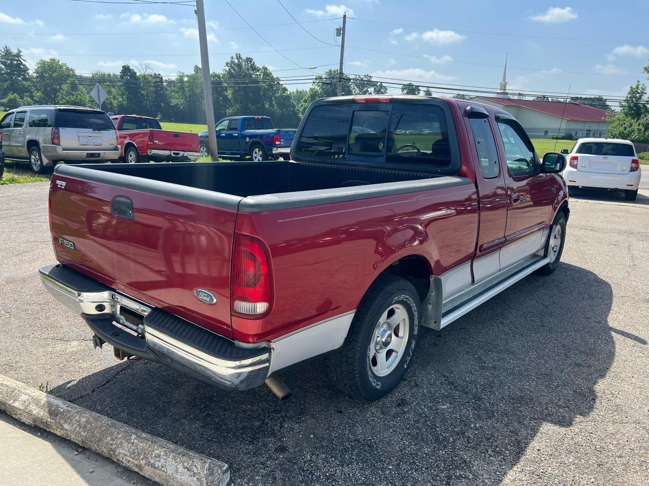 Ford F-150 XL SuperCab Short Bed 2WD 2002