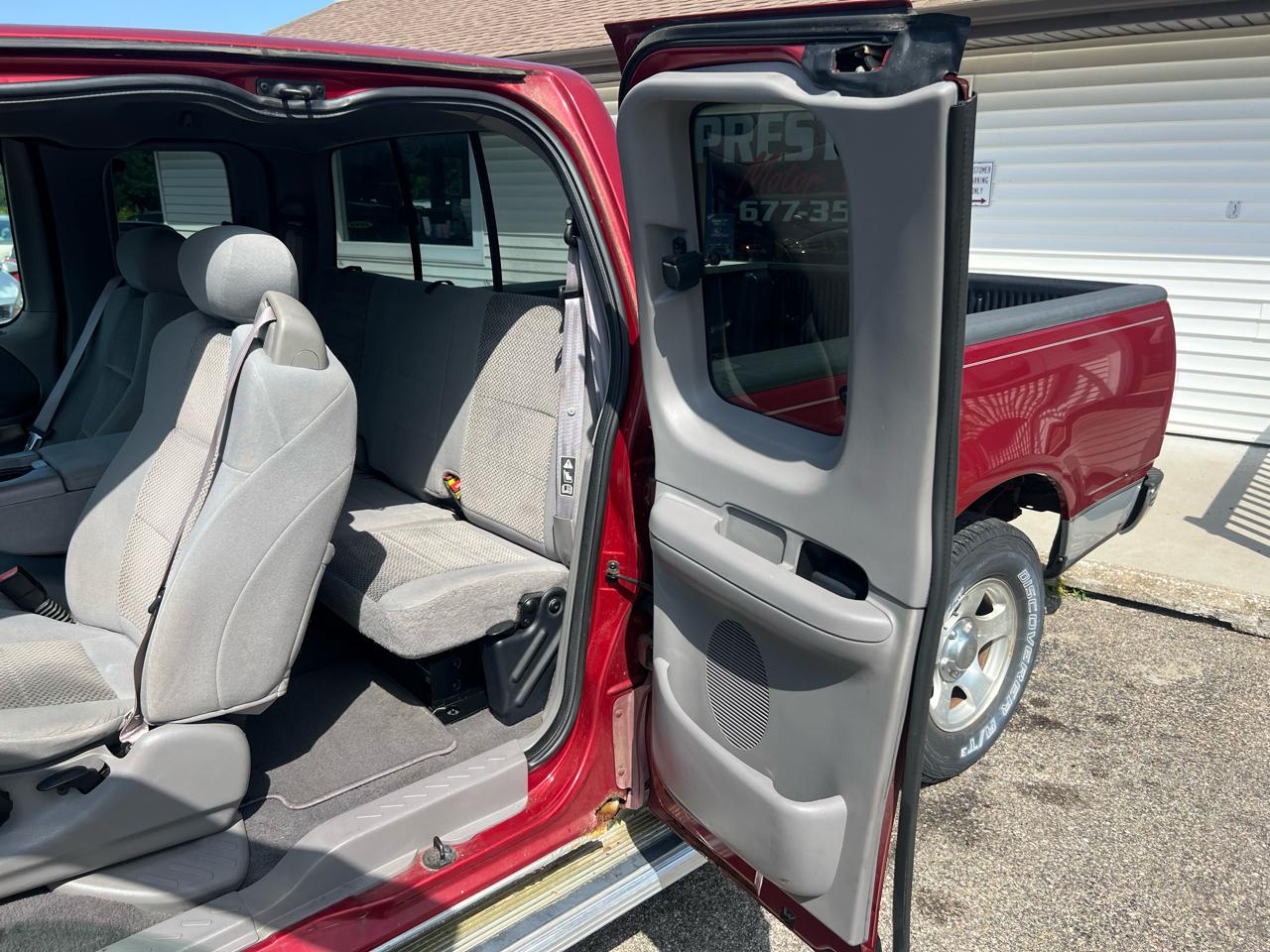 Ford F-150 XL SuperCab Short Bed 2WD 2002