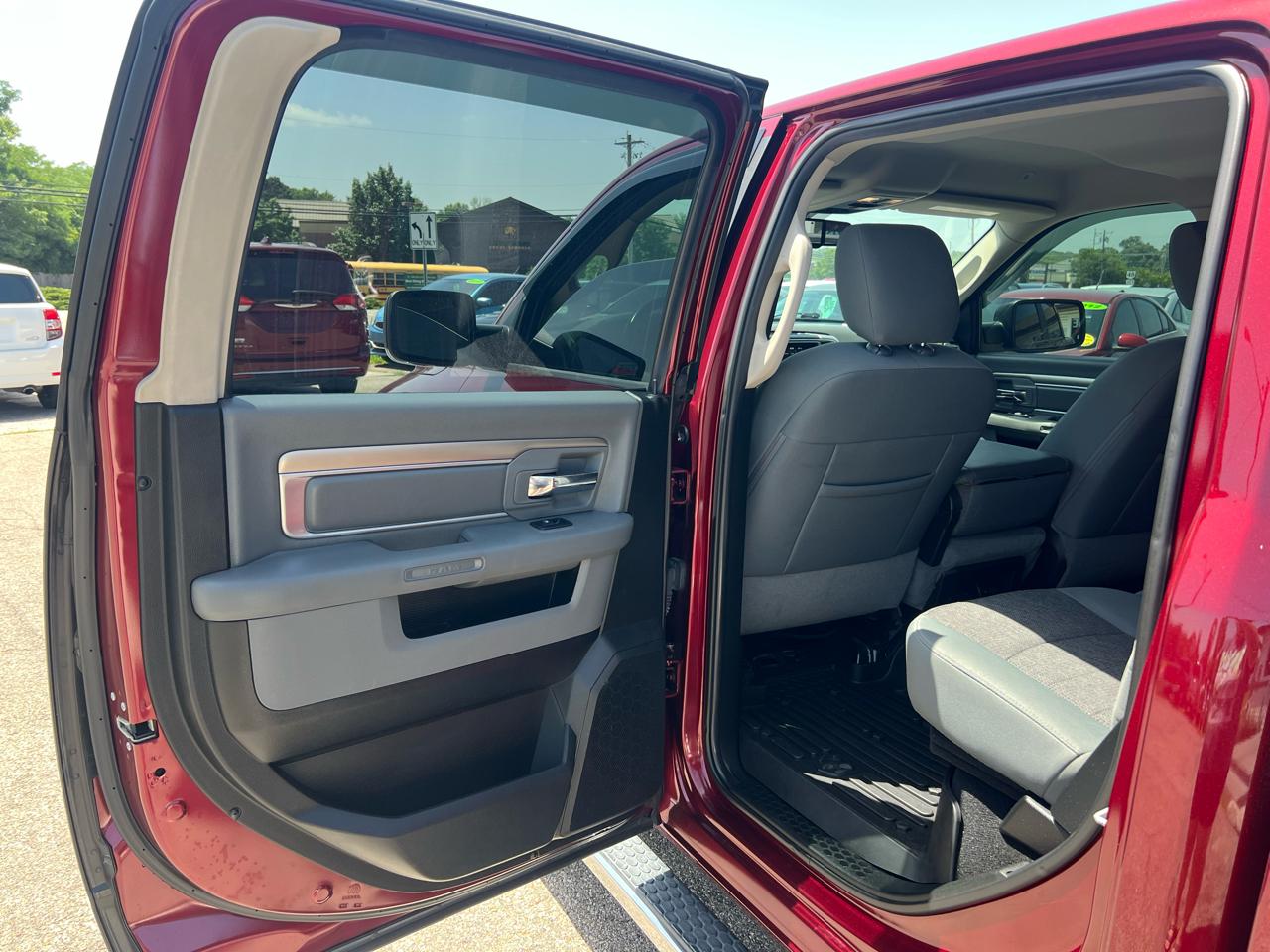 RAM 1500 SLT Crew Cab SWB 4WD 2018