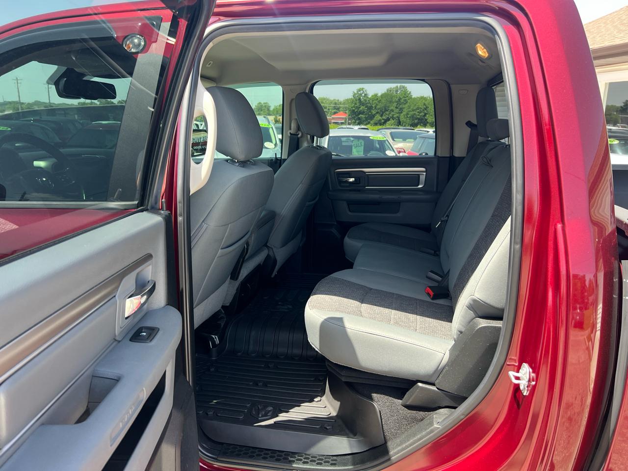 RAM 1500 SLT Crew Cab SWB 4WD 2018