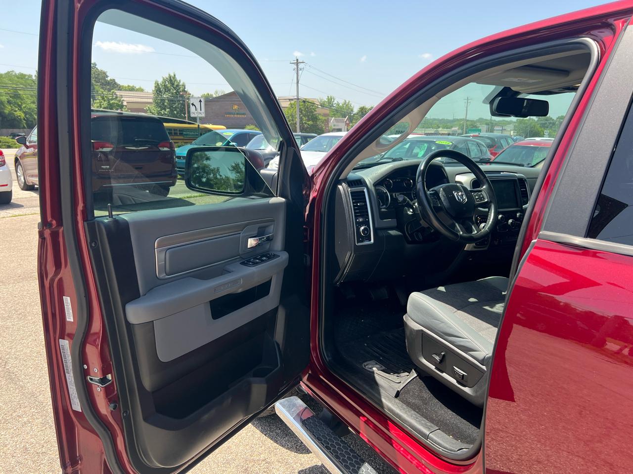 RAM 1500 SLT Crew Cab SWB 4WD 2018