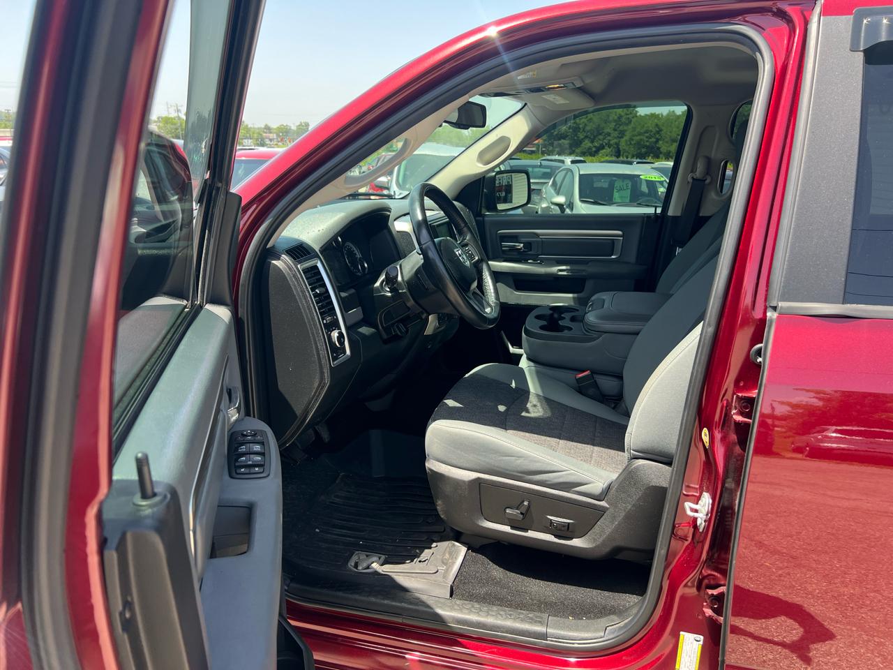 RAM 1500 SLT Crew Cab SWB 4WD 2018