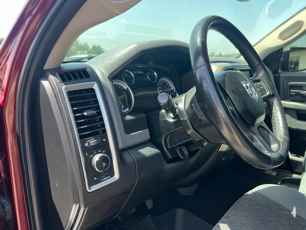 RAM 1500 SLT Crew Cab SWB 4WD 2018