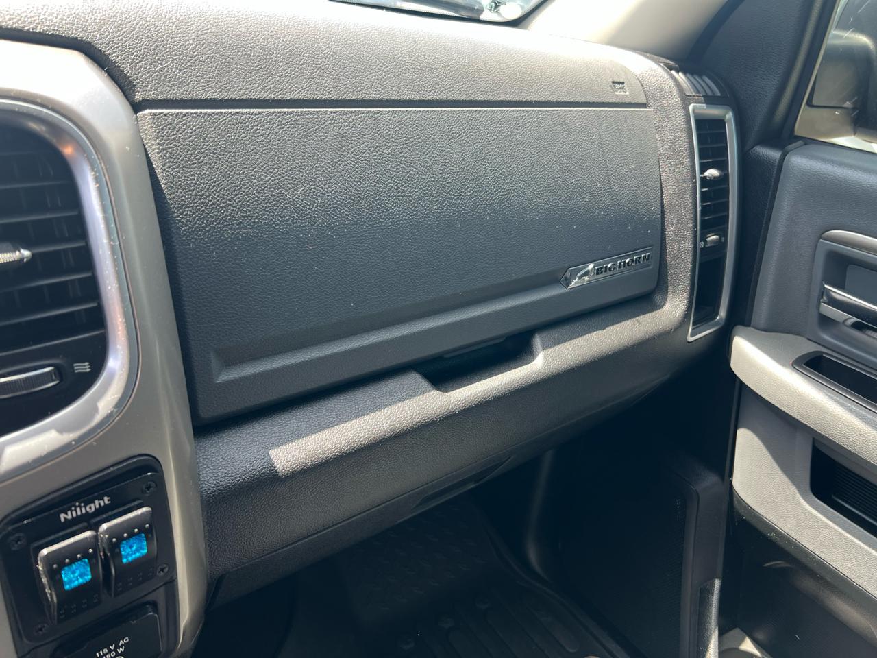 RAM 1500 SLT Crew Cab SWB 4WD 2018