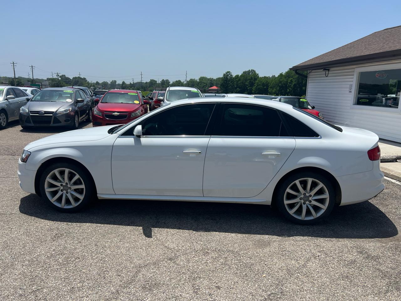 Audi A4 2.0T Sedan quattro Tiptronic 2014