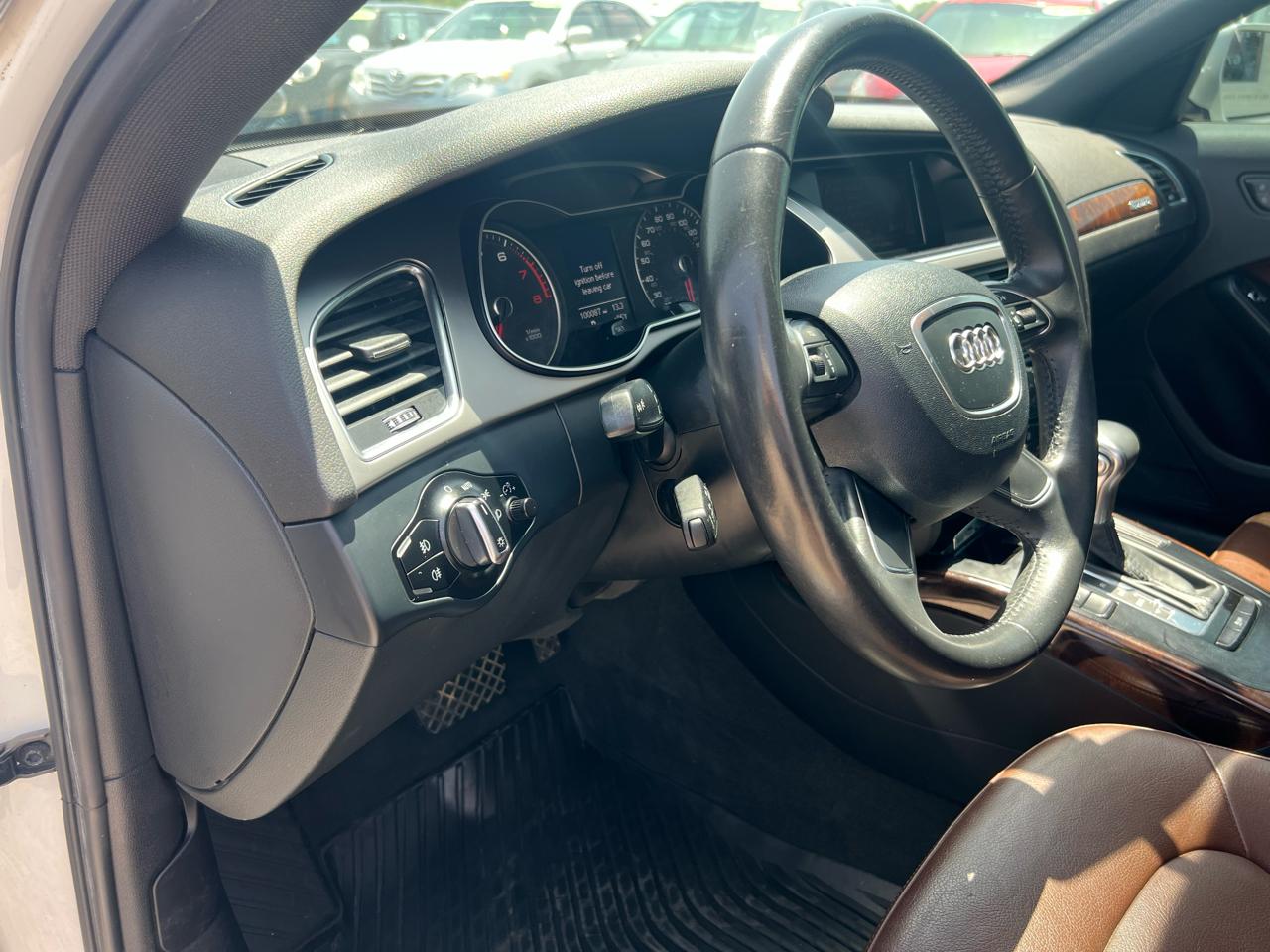 Audi A4 2.0T Sedan quattro Tiptronic 2014