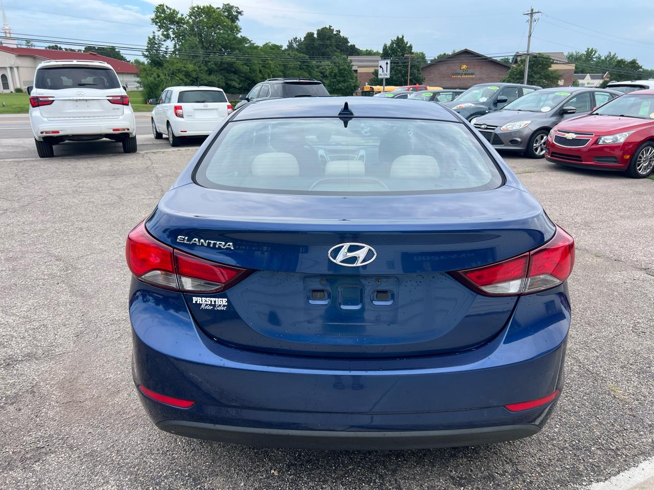 Hyundai Elantra SE 6AT 2016