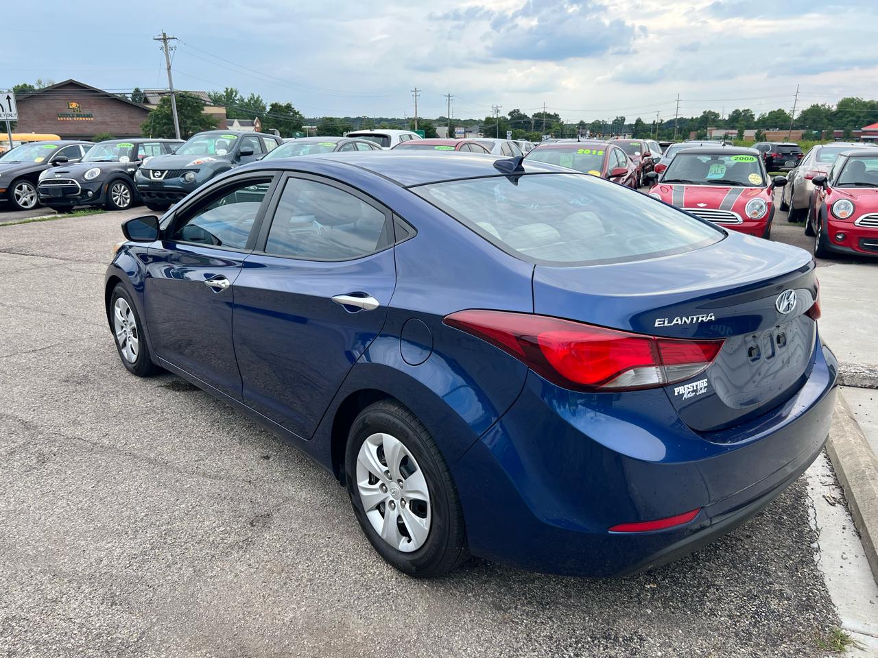 Hyundai Elantra SE 6AT 2016