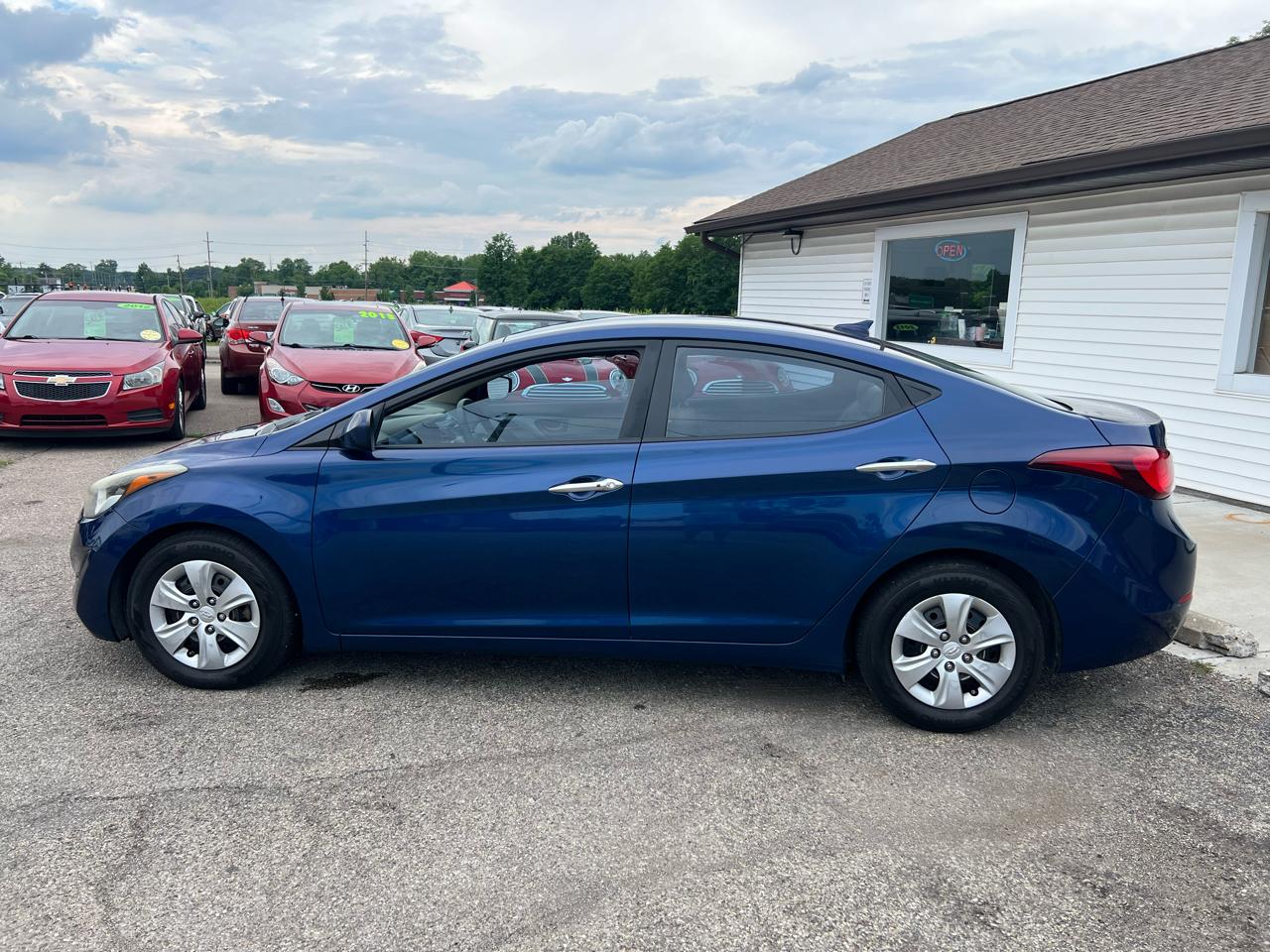 Hyundai Elantra SE 6AT 2016