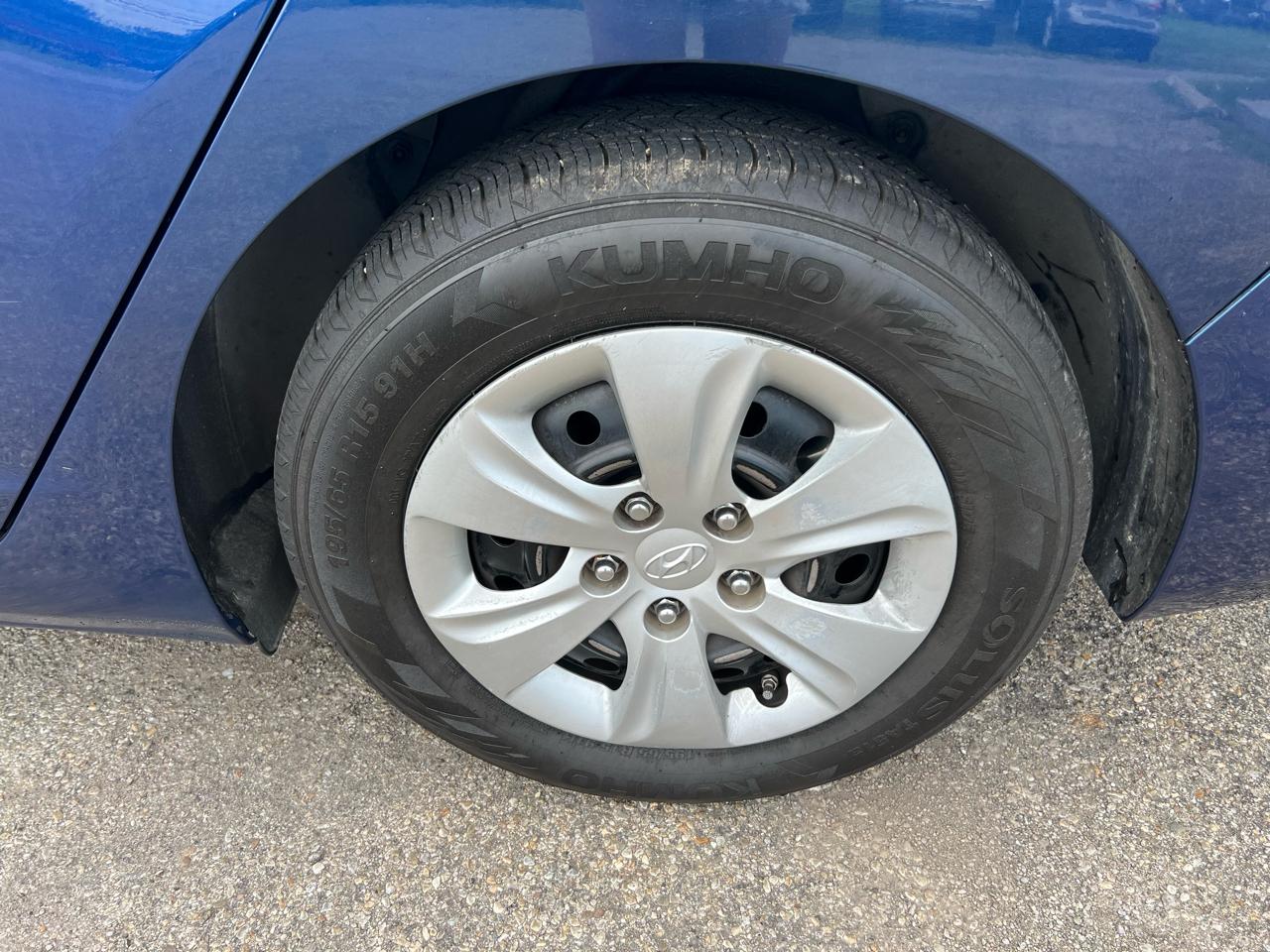 Hyundai Elantra SE 6AT 2016