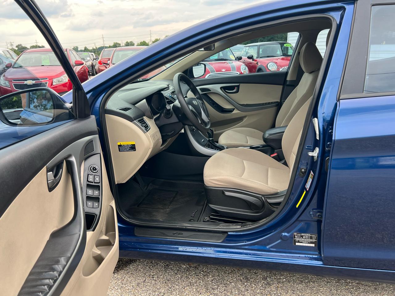 Hyundai Elantra SE 6AT 2016