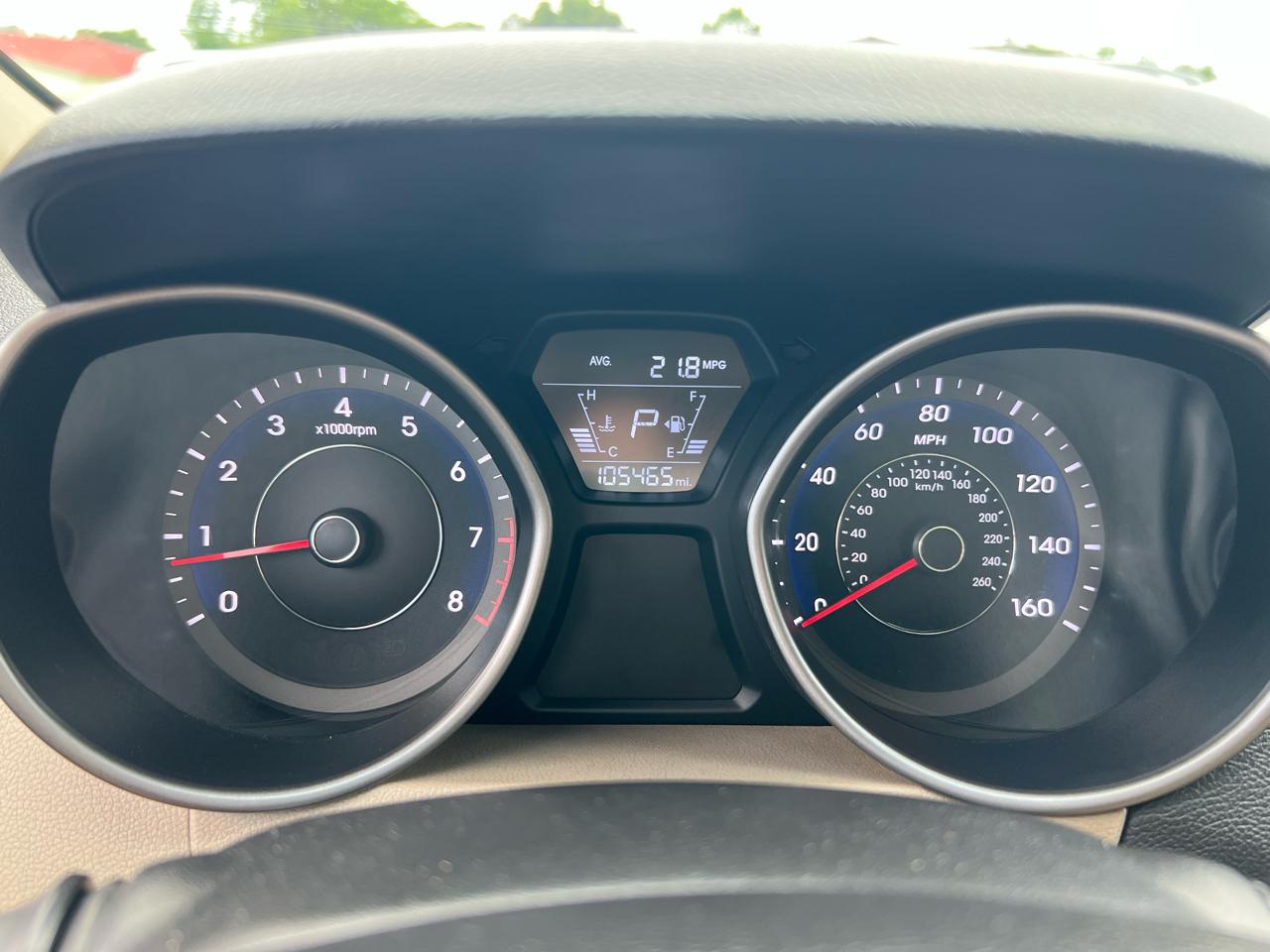 Hyundai Elantra SE 6AT 2016