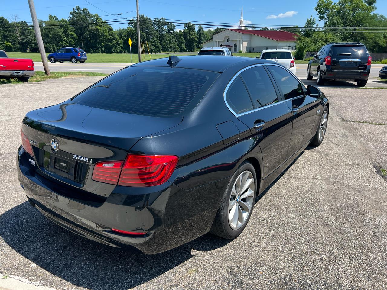 BMW 5-Series 528i xDrive 2016