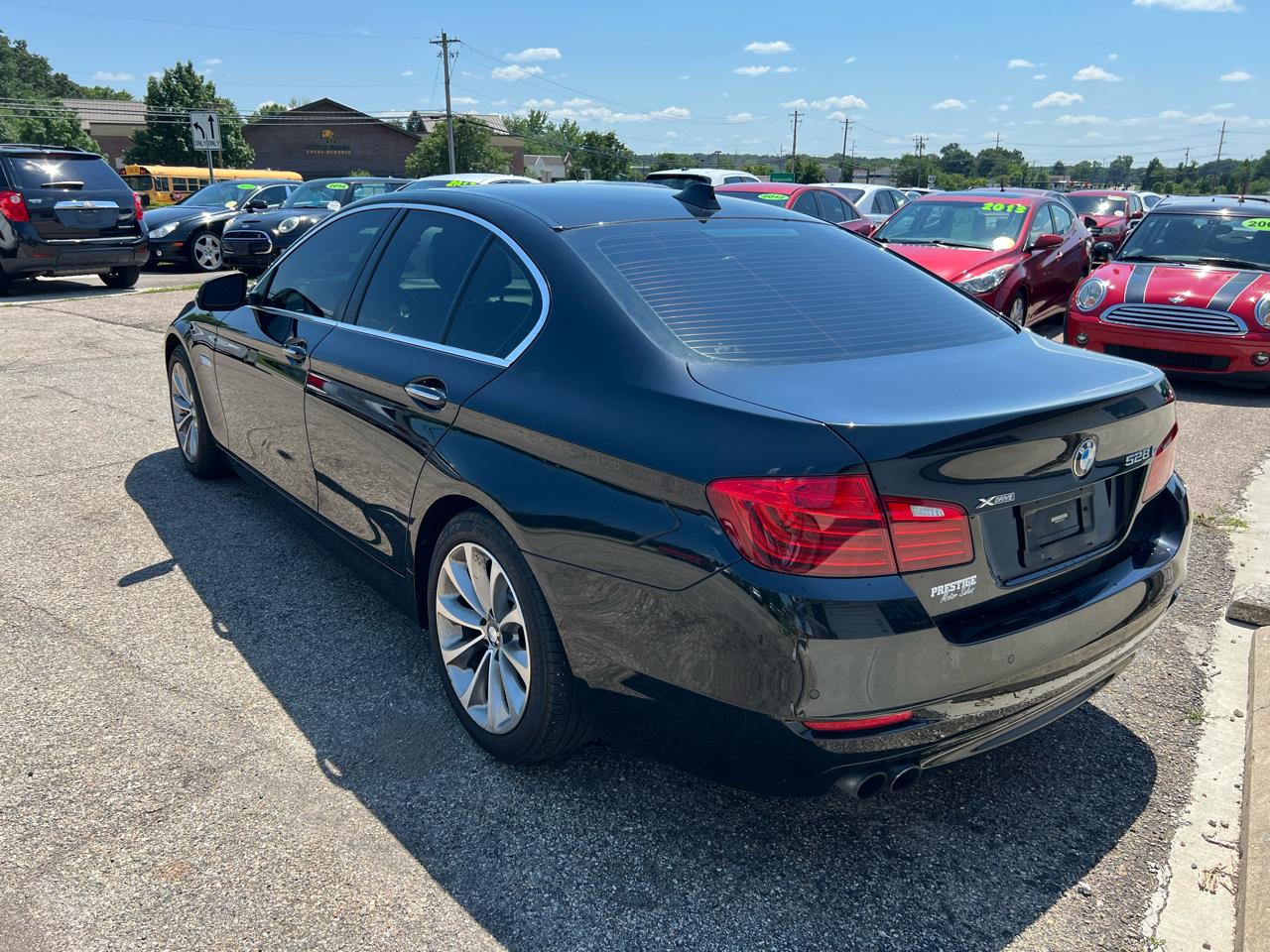 BMW 5-Series 528i xDrive 2016