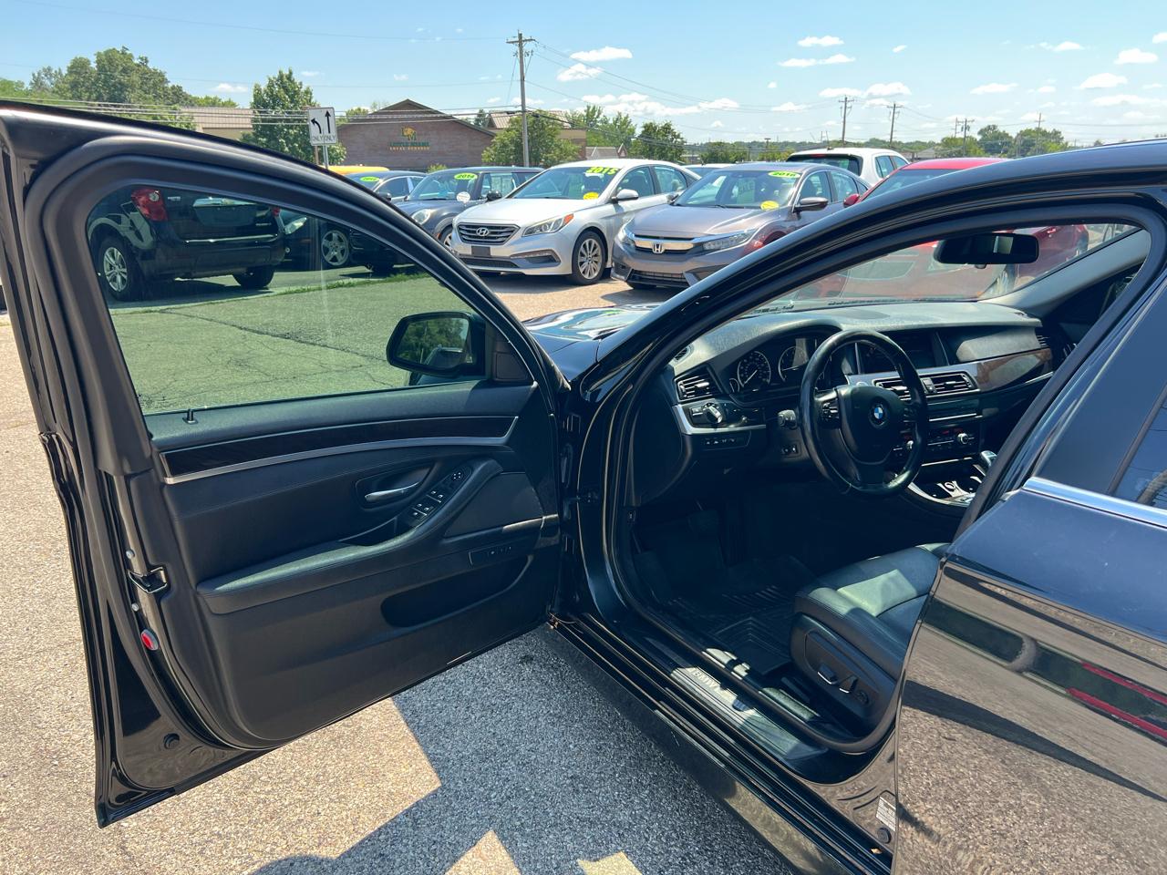 BMW 5-Series 528i xDrive 2016