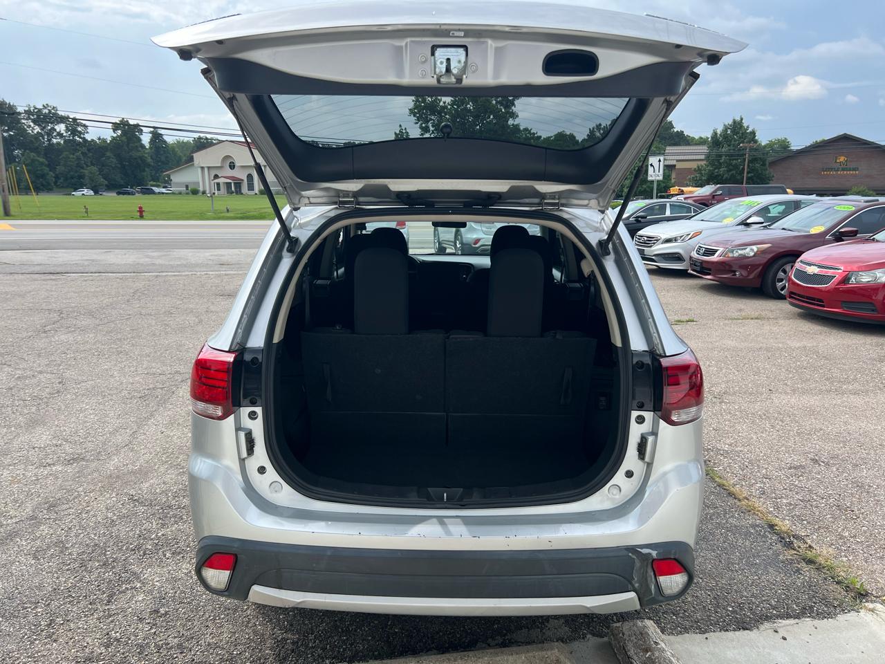 Mitsubishi Outlander ES 2WD 2018