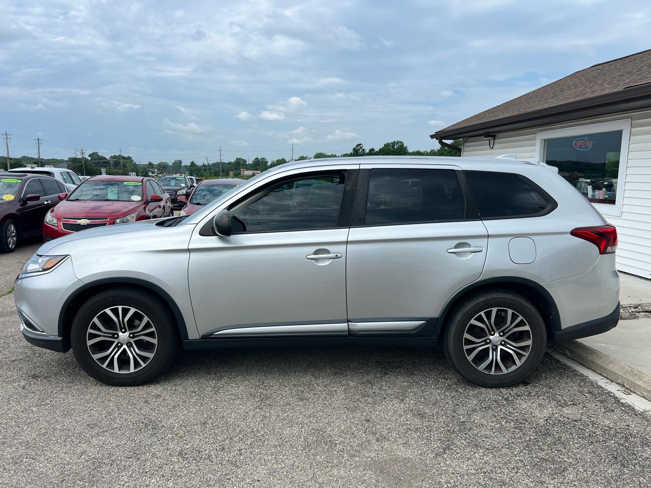 Mitsubishi Outlander ES 2WD 2018
