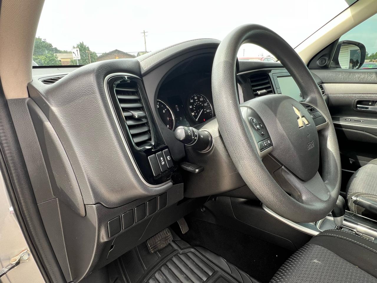 Mitsubishi Outlander ES 2WD 2018