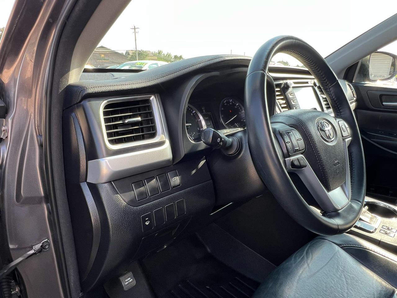 Toyota Highlander XLE AWD V6 2015